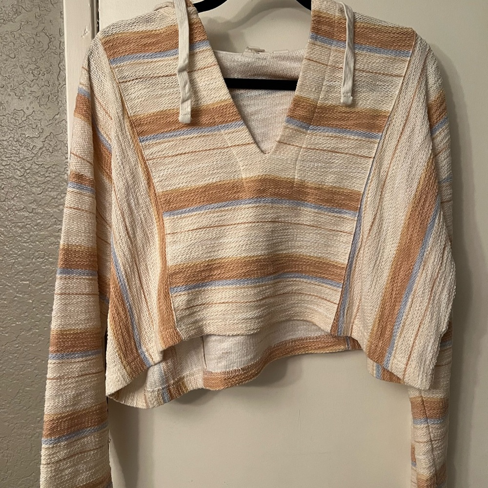 Cropped Roxy Hoodie - Picture 4 of 4